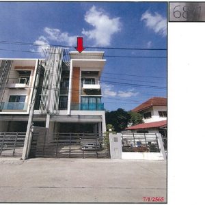 Land with buildings in Bangkok