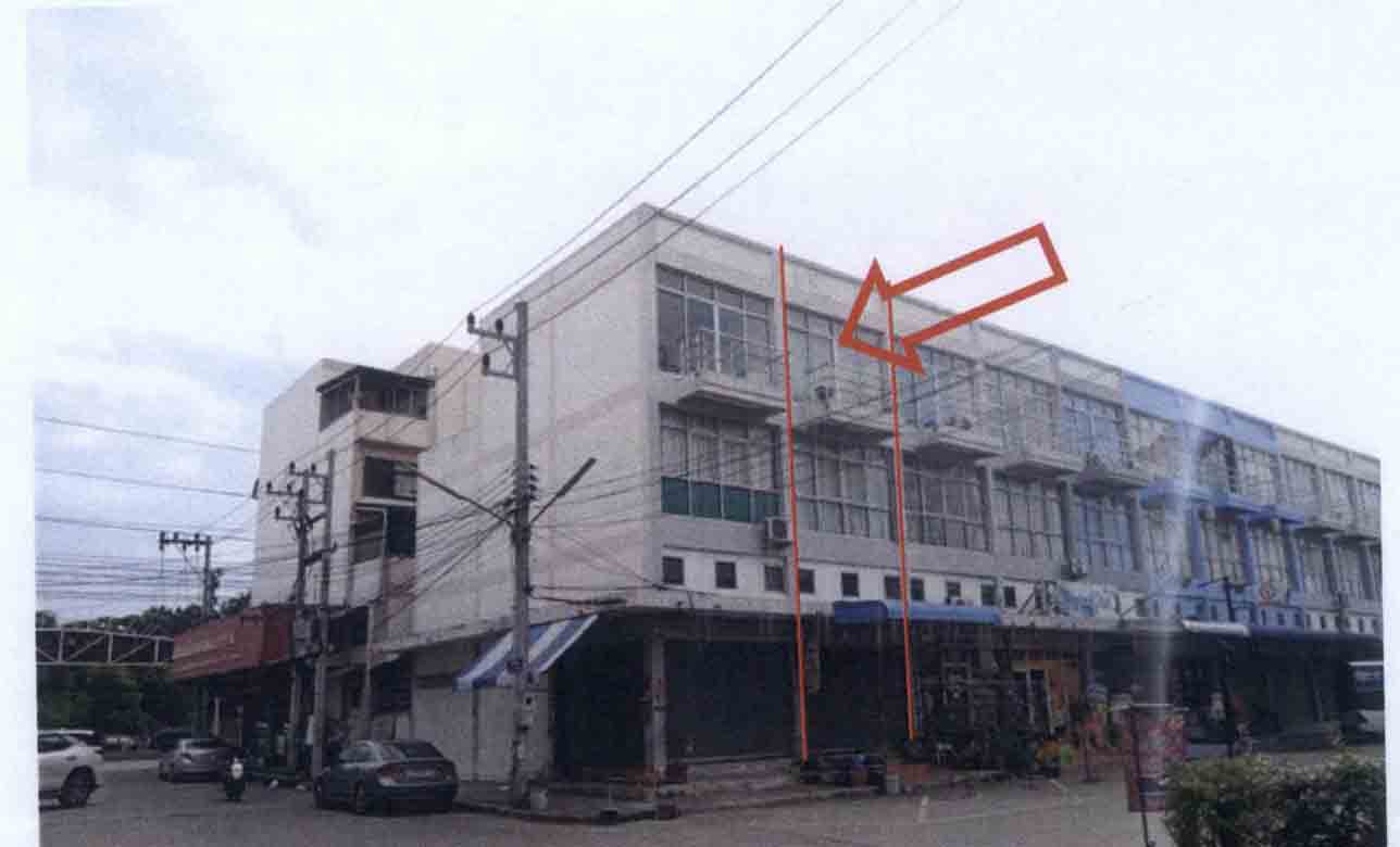 Land with buildings in Nakhon Si Thammarat _photo