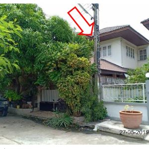 Land with buildings in Samut Prakan