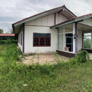 Land with buildings in Kamphaeng Phet