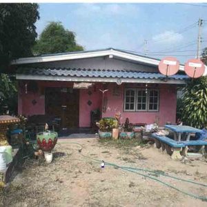 Land with buildings in Kamphaeng Phet