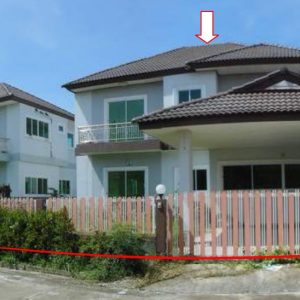 Land with buildings in Chai Nat