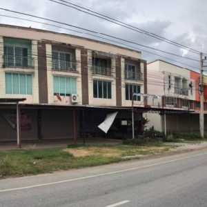 Land with buildings in Kamphaeng Phet