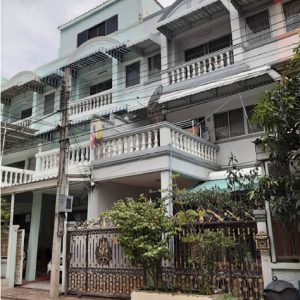 Land with buildings in Bangkok