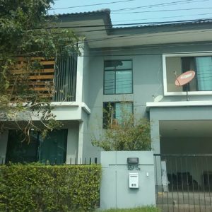 Land with buildings in Samut Prakan