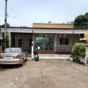 Land with buildings in Samut Sakhon