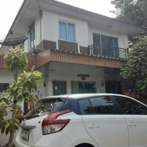 Land with buildings in Samut Prakan