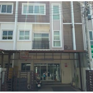 Land with buildings in Samut Prakan
