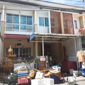 Land with buildings in Samut Prakan