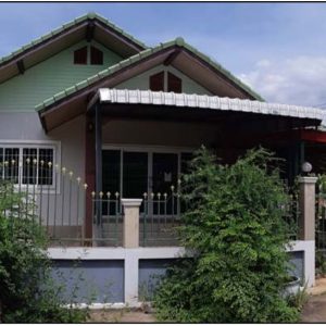 Land with buildings in Nakhon Sawan