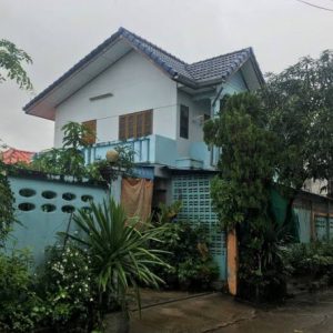 Land with buildings in dry