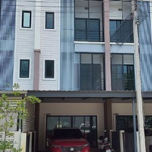 Land with buildings in Suphan Buri