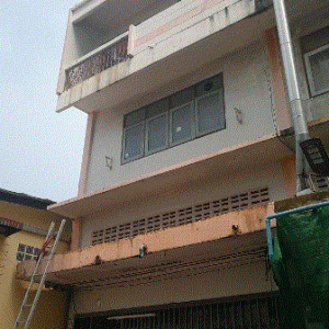 Commercial building