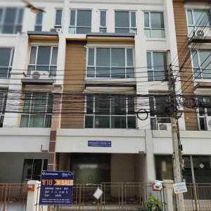 Commercial building