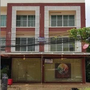 Commercial building