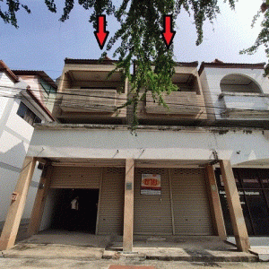 Commercial building
