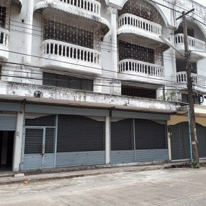 Commercial building