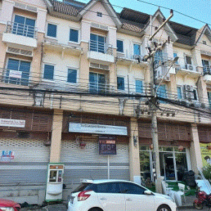 Commercial building