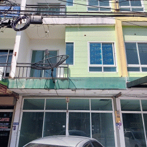 Commercial building