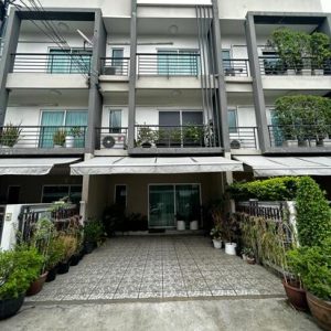 03 Townhouse