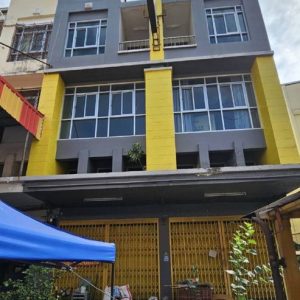 04 Commercial Building