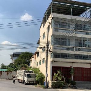 04 Commercial Building
