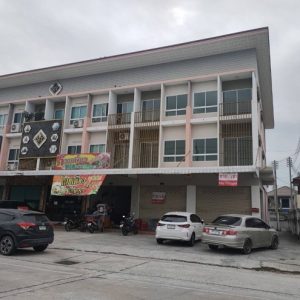 04 Commercial Building