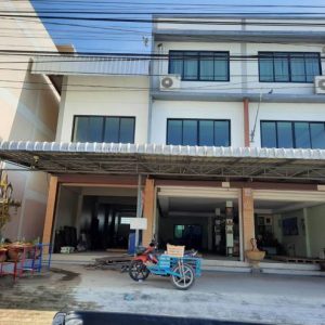 04 Commercial Building