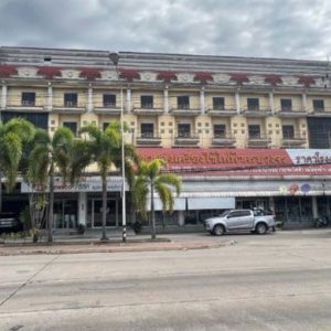 04 Commercial Building