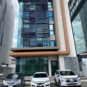 04 Commercial Building