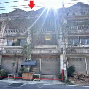 04 Commercial Building