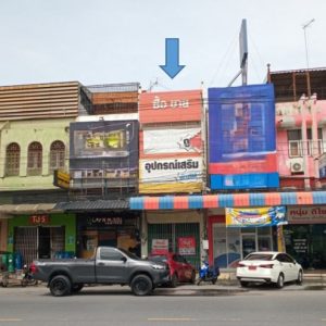 04 Commercial Building