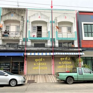 04 Commercial Building