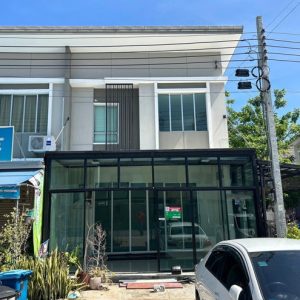 04 Commercial Building