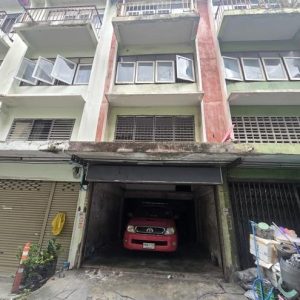 04 Commercial Building