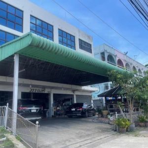 04 Commercial Building