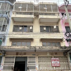 04 Commercial Building