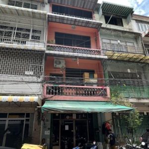 04 Commercial Building