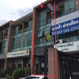 04 Commercial Building