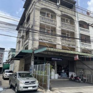 04 Commercial Building
