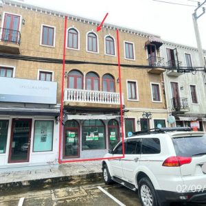 04 Commercial Building