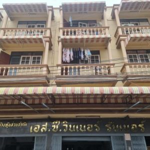 04 Commercial Building