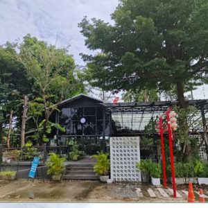 28 restaurants