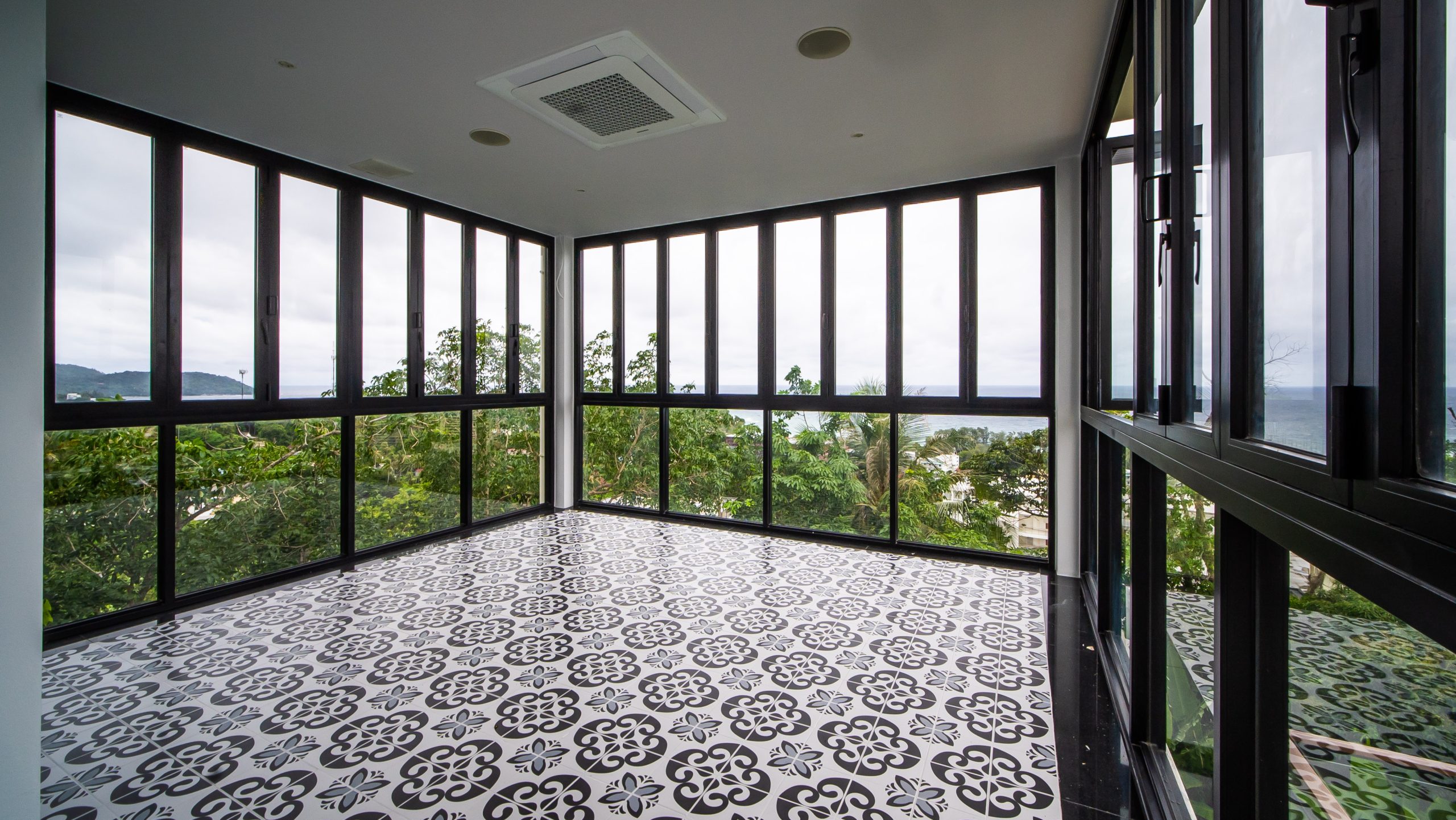 DSC00106 Utopia Karon _photo