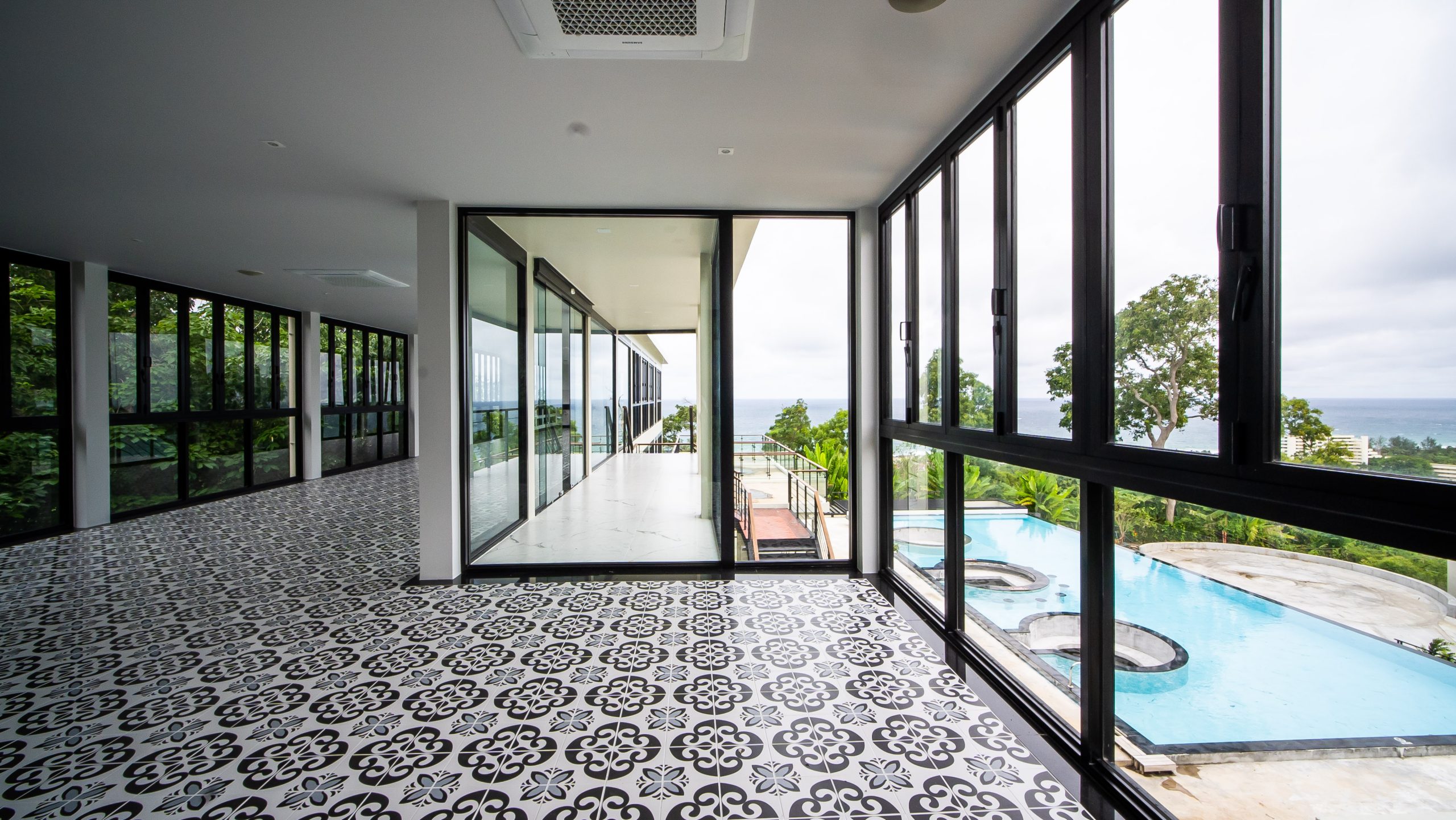 DSC00114 Utopia Karon _photo