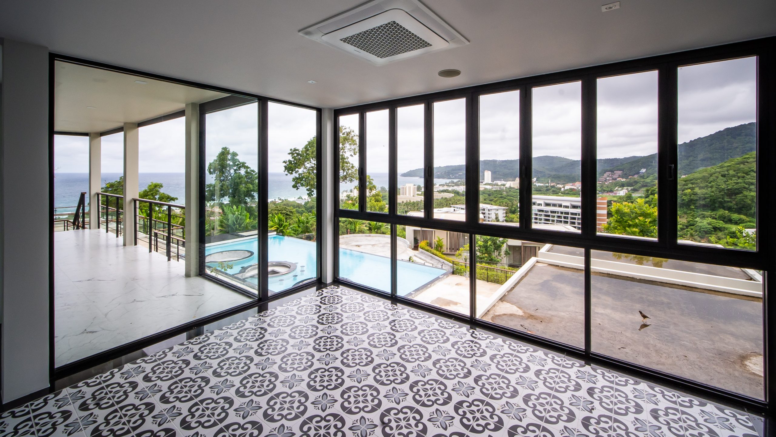 DSC00116 Utopia Karon _photo