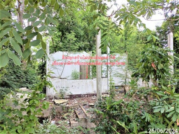 01 Land is empty. _photo