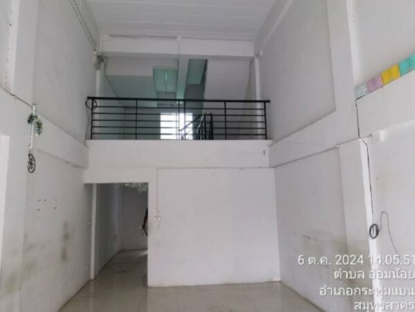 04 Commercial Building _photo