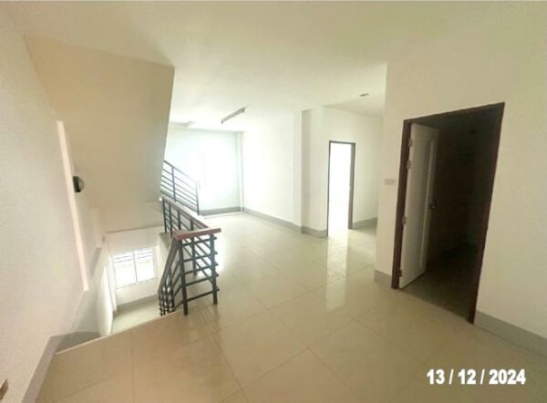 04 Commercial Building _photo