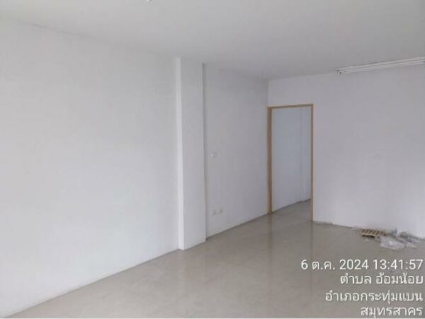04 Commercial Building _photo